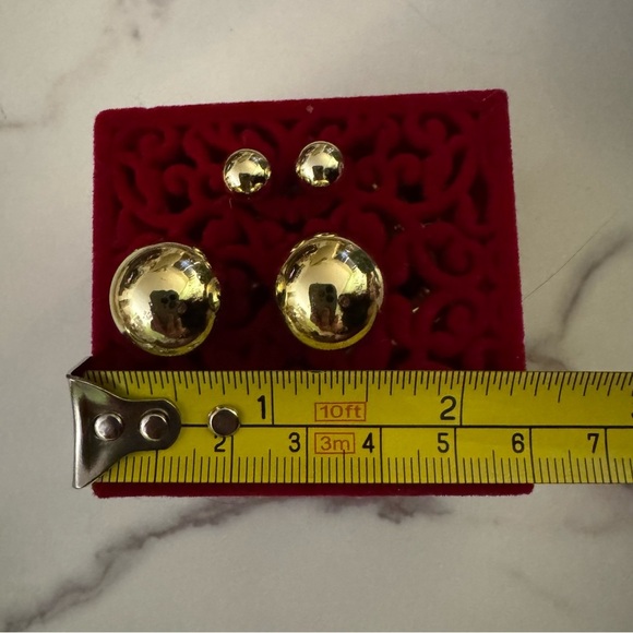 ⚜️3 for $30⚜️ Vintage Double Sided Gold Tone Ball Stud Earrings - Picture 12 of 12